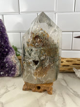 Load image into Gallery viewer, Garden Quartz Tower