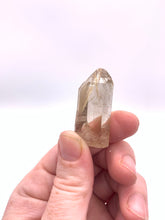 Load image into Gallery viewer, Rutile Quartz Point
