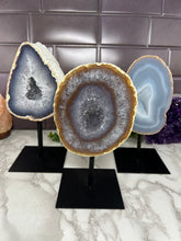 Load image into Gallery viewer, Agate on Stand