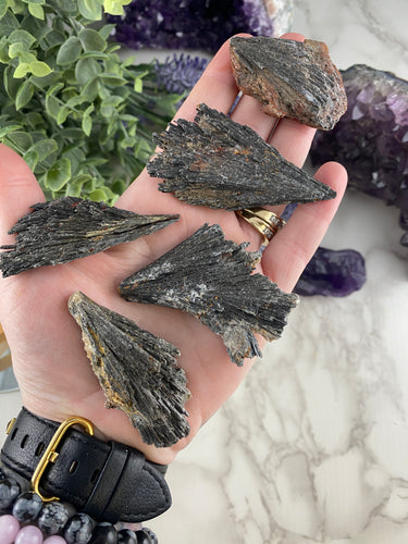 Black Kyanite Blade