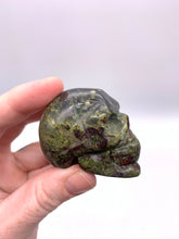Load image into Gallery viewer, Bloodstone Skull