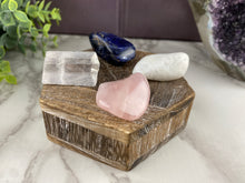 Load image into Gallery viewer, Cancer Zodiac Crystal Kit
