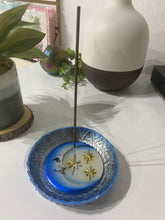 Load image into Gallery viewer, Round Incense Holder