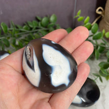Load image into Gallery viewer, Orca Agate Palm Stone