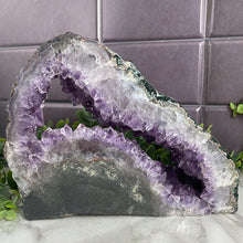 Load image into Gallery viewer, Amethyst Geode Slice
