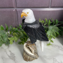 Load image into Gallery viewer, Crystal Eagle Statue