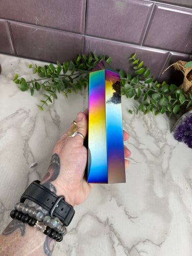 Obsidian Titanium Aura Tower