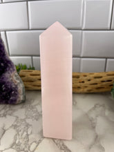 Load image into Gallery viewer, Mangano Calcite Tower