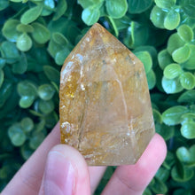 Load image into Gallery viewer, Quartz With Inclusions Tower