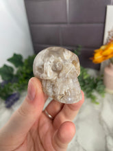Load image into Gallery viewer, Flower Agate Skull
