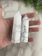 Load image into Gallery viewer, Howlite Tower