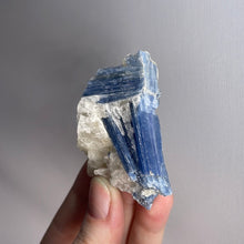 Load image into Gallery viewer, Raw Blue Kyanite