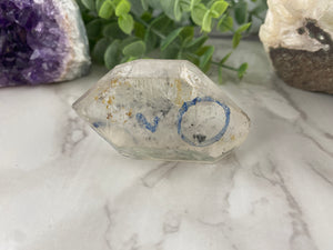 Enhydro Quartz with Moving Water Inclusion