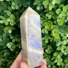 Load image into Gallery viewer, Moonstone Obelisk With Blue Flash