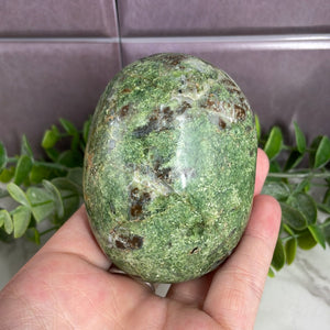 Chrysoprase Palm Stone