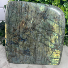 Load image into Gallery viewer, Labradorite Freeform