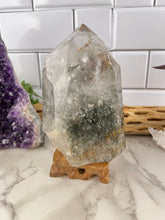 Load image into Gallery viewer, Garden Quartz Tower