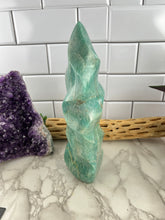 Load image into Gallery viewer, Amazonite Flame Large