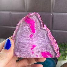 Load image into Gallery viewer, Dyed Agate Geode Half
