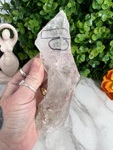 Load image into Gallery viewer, Enhydro Quartz With Moving Water Bubble