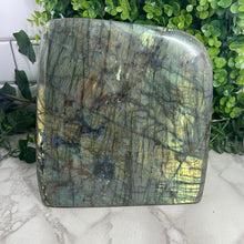 Load image into Gallery viewer, Labradorite Freeform